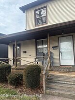 942 Wyoming Ave in Forty Fort, PA - Building Photo