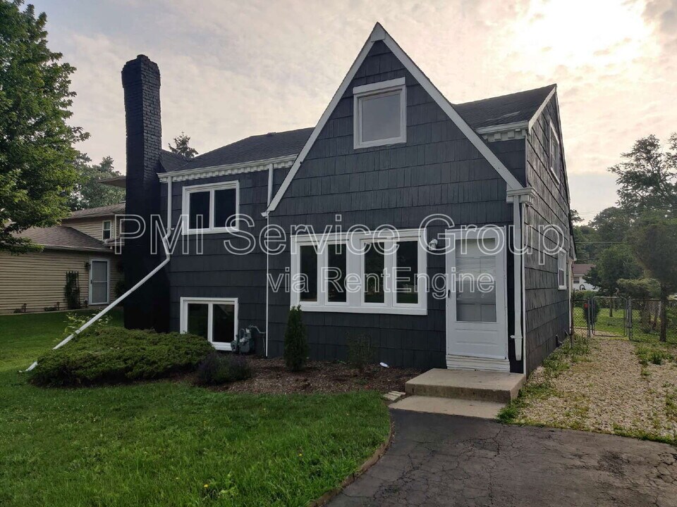 4025 Williams St in Downers Grove, IL - Building Photo