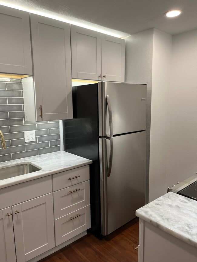 1287 Roaring Springs Rd, Unit 1287 in Fort Worth, TX - Building Photo - Building Photo