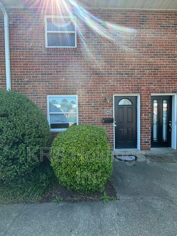 property at 5228 Goolsby Ct