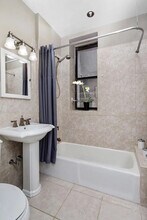 10 W 93rd St in New York, NY - Building Photo - Building Photo