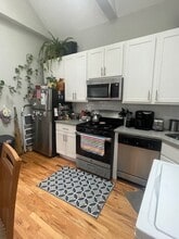 2835 N Racine Ave, Unit 2r in Chicago, IL - Foto de edificio - Building Photo