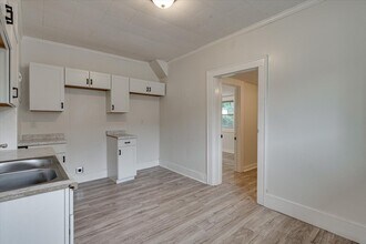 1213 Tunnel Blvd in Chattanooga, TN - Building Photo - Building Photo