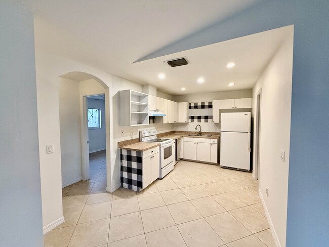 318 Hightower Ave S in Lehigh Acres, FL - Building Photo - Building Photo