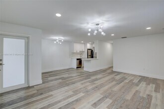 951 SW 16th Pl in Fort Lauderdale, FL - Building Photo - Building Photo