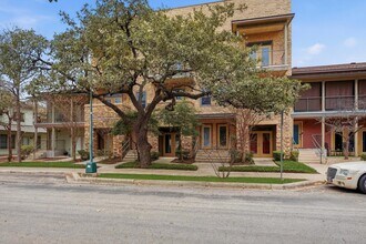508 Refugio St in San Antonio, TX - Building Photo - Building Photo