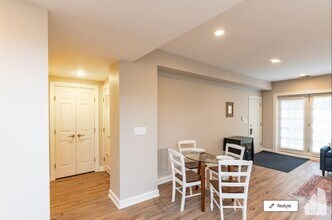 618 W Oakdale Ave in Chicago, IL - Building Photo - Building Photo