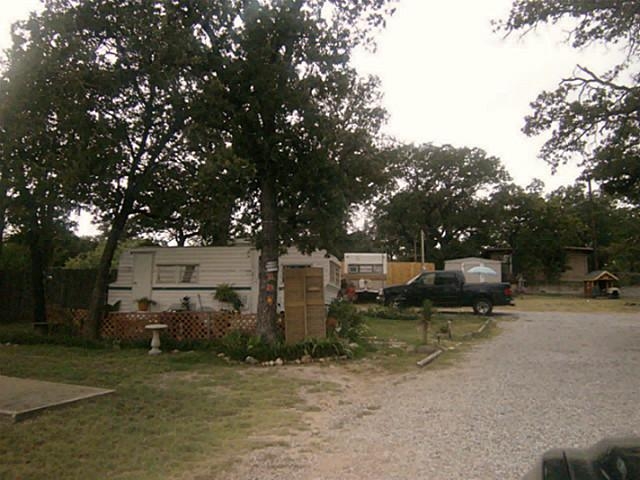 103 Normandy Ave in Azle, TX - Foto de edificio