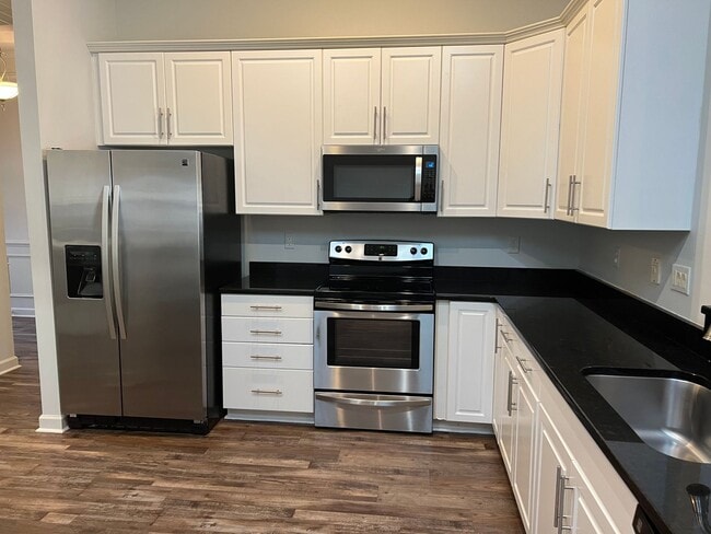 property at 23 Sorrelwood Ln