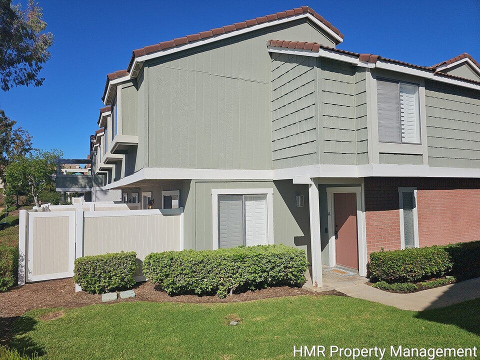 910 Golden Springs Dr in Diamond Bar, CA - Building Photo