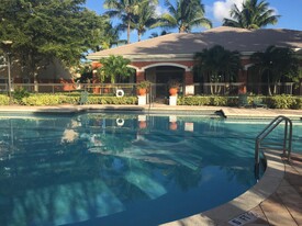 4177 N Haverhill Rd in West Palm Beach, FL - Building Photo