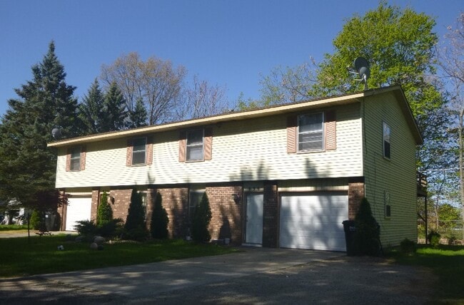 property at 998 52nd St SE