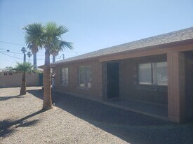 403 N Sunshine Blvd in Eloy, AZ - Building Photo