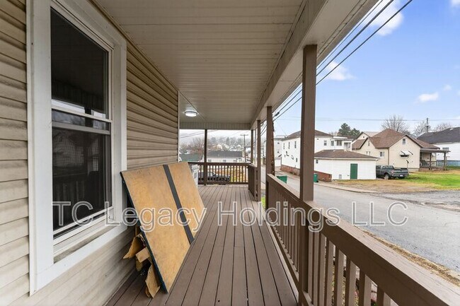 1112 N 17th St in Clarksburg, WV - Building Photo - Building Photo