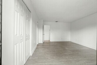 48 Madrid Ln in Davie, FL - Building Photo - Building Photo