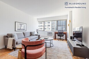 330 E 46th St in New York, NY - Building Photo