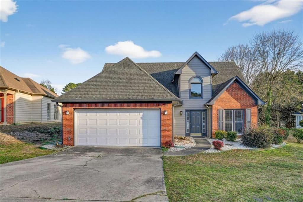 7700 Lakeshore Ct in Riverdale, GA - Building Photo