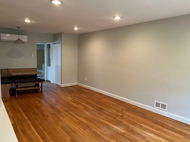 109 Webster St NE, Unit Webster in Washington, DC - Foto de edificio - Building Photo