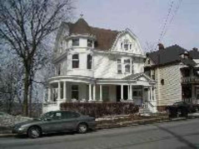 96 Oakwood Ave in Troy, NY - Foto de edificio - Building Photo