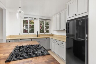 720 N Harper Ave in Los Angeles, CA - Building Photo - Building Photo