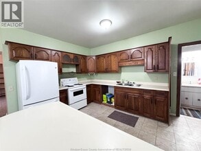 120 Park St in Amherstburg, ON - Building Photo - Building Photo