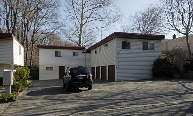 1-9 Gilbert Ave in Smithtown, NY - Building Photo - Building Photo