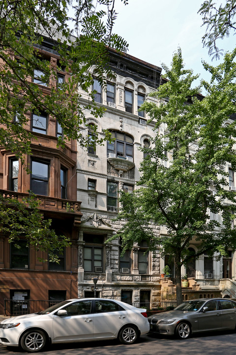 122 W 74th St in New York, NY - Foto de edificio