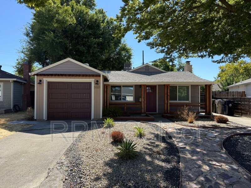 5021 73rd St in Sacramento, CA - Foto de edificio