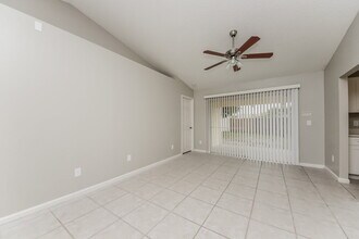 2 Coventry Ct in Kissimmee, FL - Foto de edificio - Building Photo