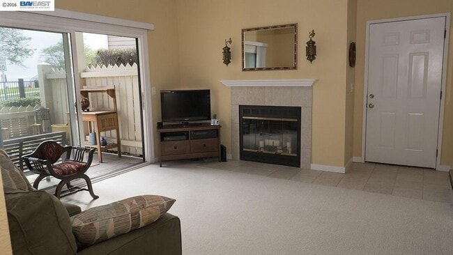205 Lakeshore Ct., Unit 205 in Richmond, CA - Building Photo - Building Photo