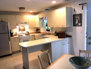 32 Birchwood Dr in Milford, NH - Building Photo - Building Photo