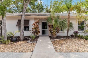 642 N Jefferson Ave in Sarasota, FL - Building Photo