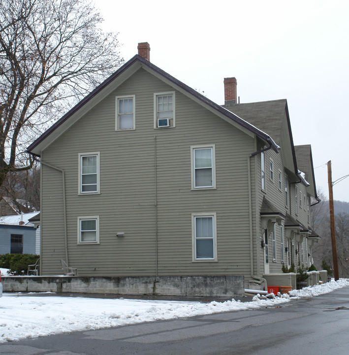 113-119 N Potter St in Bellefonte, PA - Foto de edificio