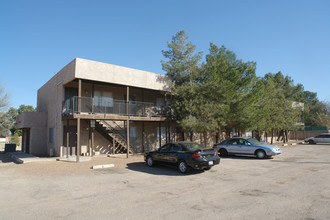 2680 N Country Club Rd in Tucson, AZ - Foto de edificio - Building Photo