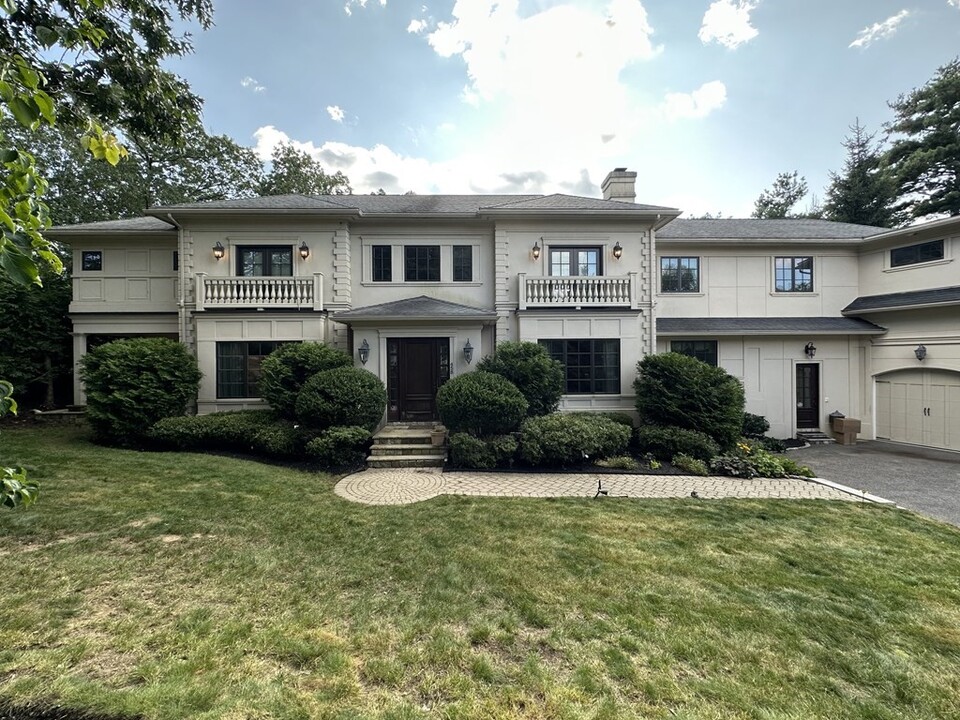 458 Heath St in Brookline, MA - Foto de edificio