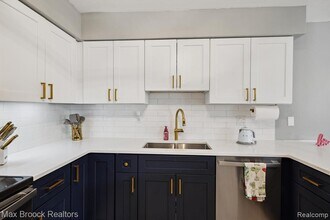 1131 Indianwood Trail in Walled Lake, MI - Building Photo - Building Photo