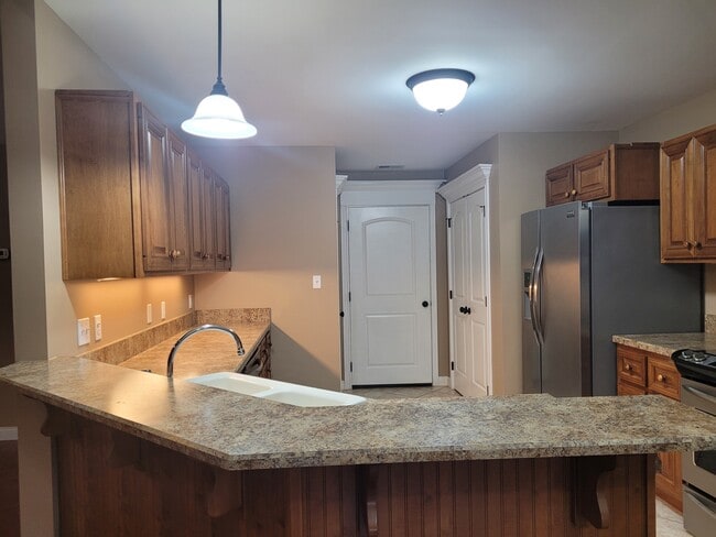 528 N 2nd St in Bardstown, KY - Foto de edificio - Building Photo