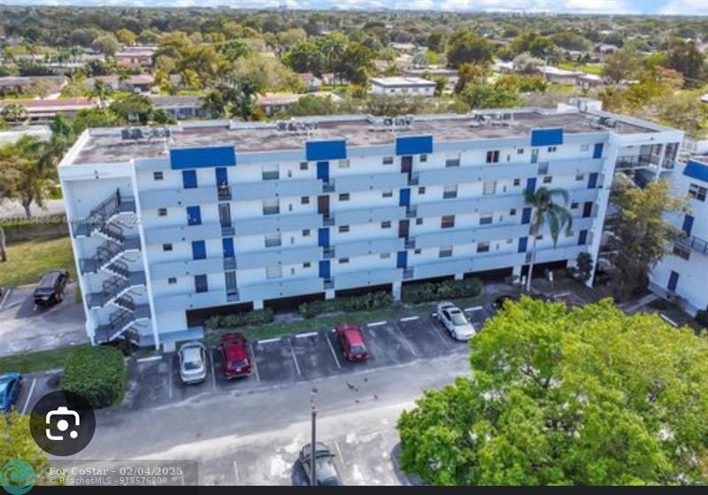 7541 NW 16th St in Plantation, FL - Foto de edificio