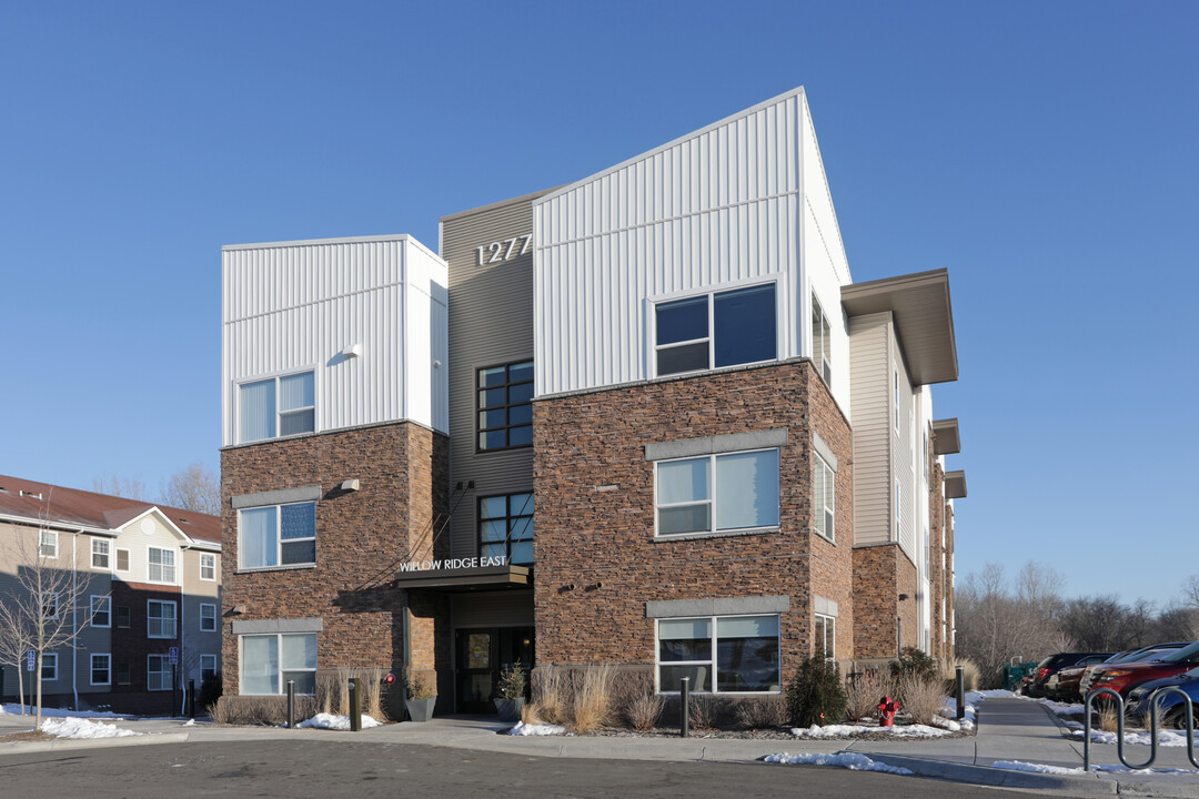 Willow Ridge East in Vadnais Heights, MN - Foto de edificio