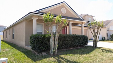 324 Red Kite Dr in Groveland, FL - Foto de edificio - Building Photo