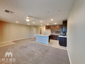 709 Omaggio Pl in Henderson, NV - Building Photo - Building Photo