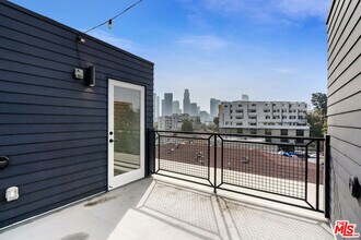 321 N Bixel St in Los Angeles, CA - Building Photo - Building Photo