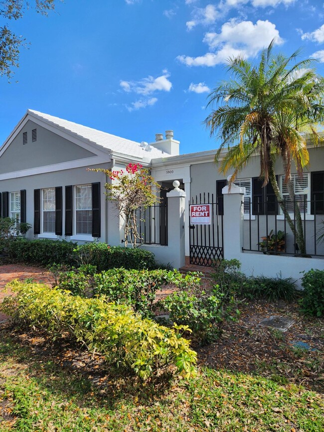 5900 Michaux St in Boca Raton, FL - Foto de edificio - Building Photo