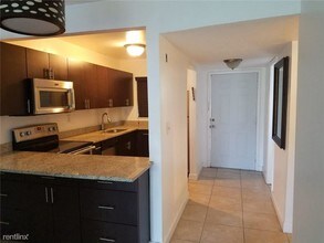 4121 Stirling Rd-Unit -Apt 204 in Davie, FL - Building Photo - Building Photo