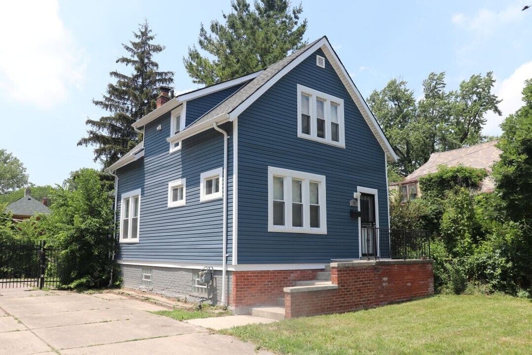 867 Ashland St in Detroit, MI - Building Photo