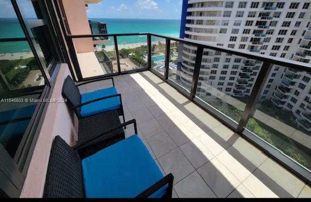 5225 Collins Ave, Unit 1515 in Miami, FL - Building Photo - Building Photo