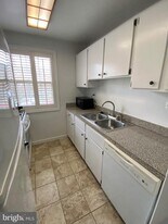 4378 N Pershing Dr in Arlington, VA - Building Photo