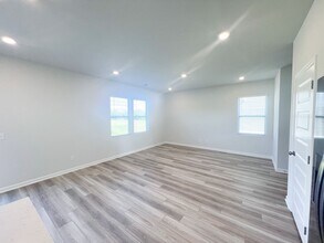 449 Perthshire Lp in Clarksville, TN - Building Photo - Building Photo