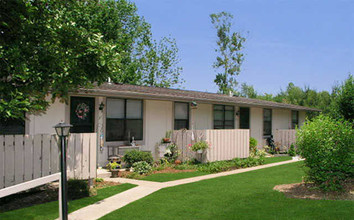 Meadowood in Mansfield, OH - Building Photo - Building Photo