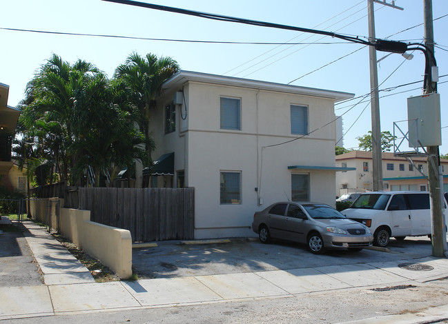 991 SW 7th St in Miami, FL - Building Photo - Building Photo